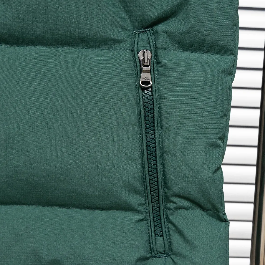 P600 top version (different currency) You can scan the code to enter the official website (national standard 90 down) Style: POLO Ralph Lauren small label embroidery knitted old money style down vest Color: picture color Size: S-XL Fabric: woven (national standard 90 down) Accessories: full set of customized accessories No gender distinction, same style for men and women